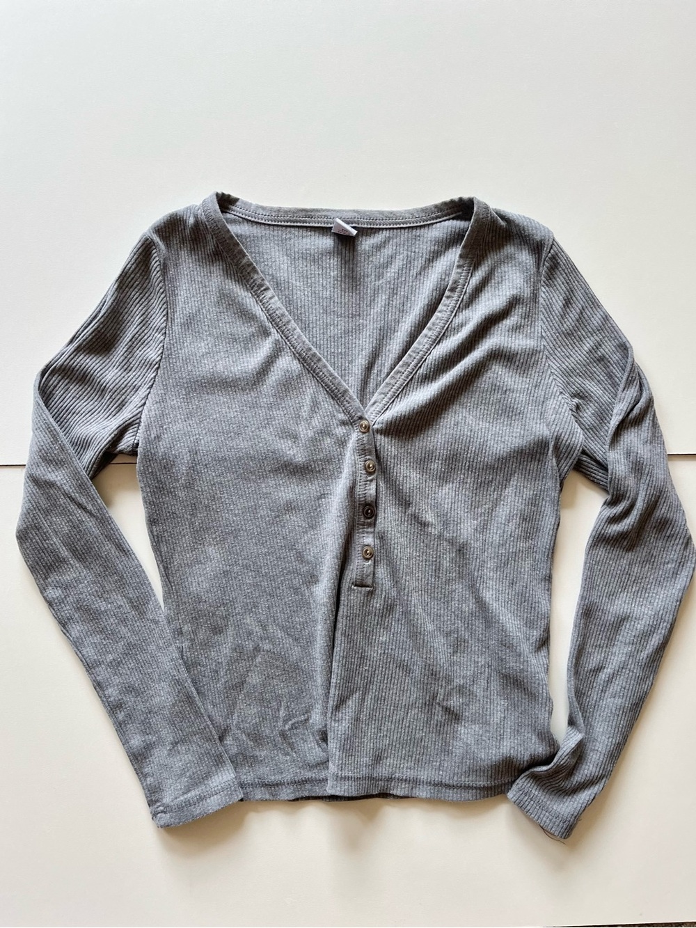Old Navy Women’s Gray Ribbed Long Sleeve Top